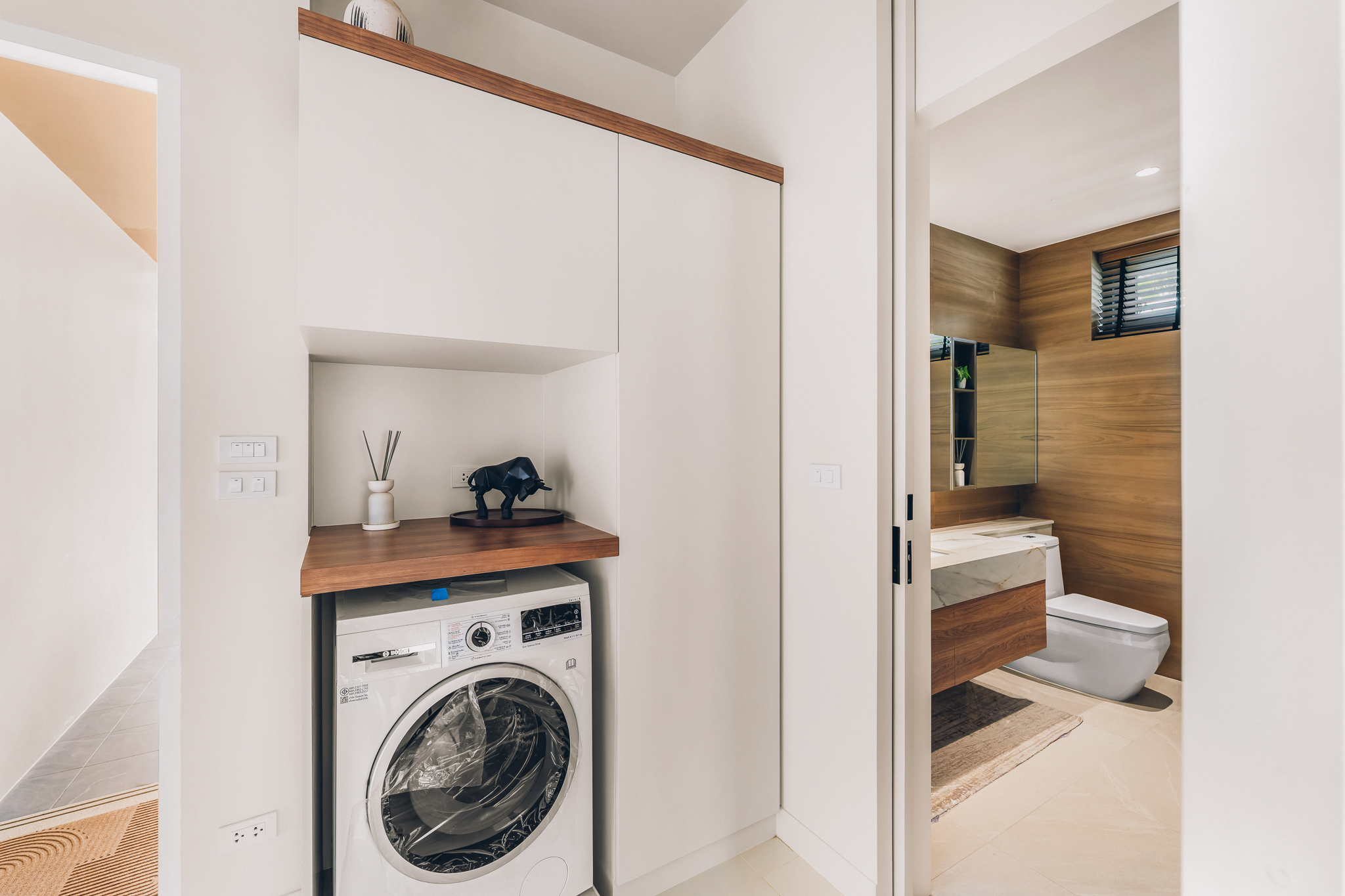 Recessed Flush Lock & Aluminum Frame — Commercial-grade weather-sealed aluminum joinery and multipoint locking hardware (Photo #21)