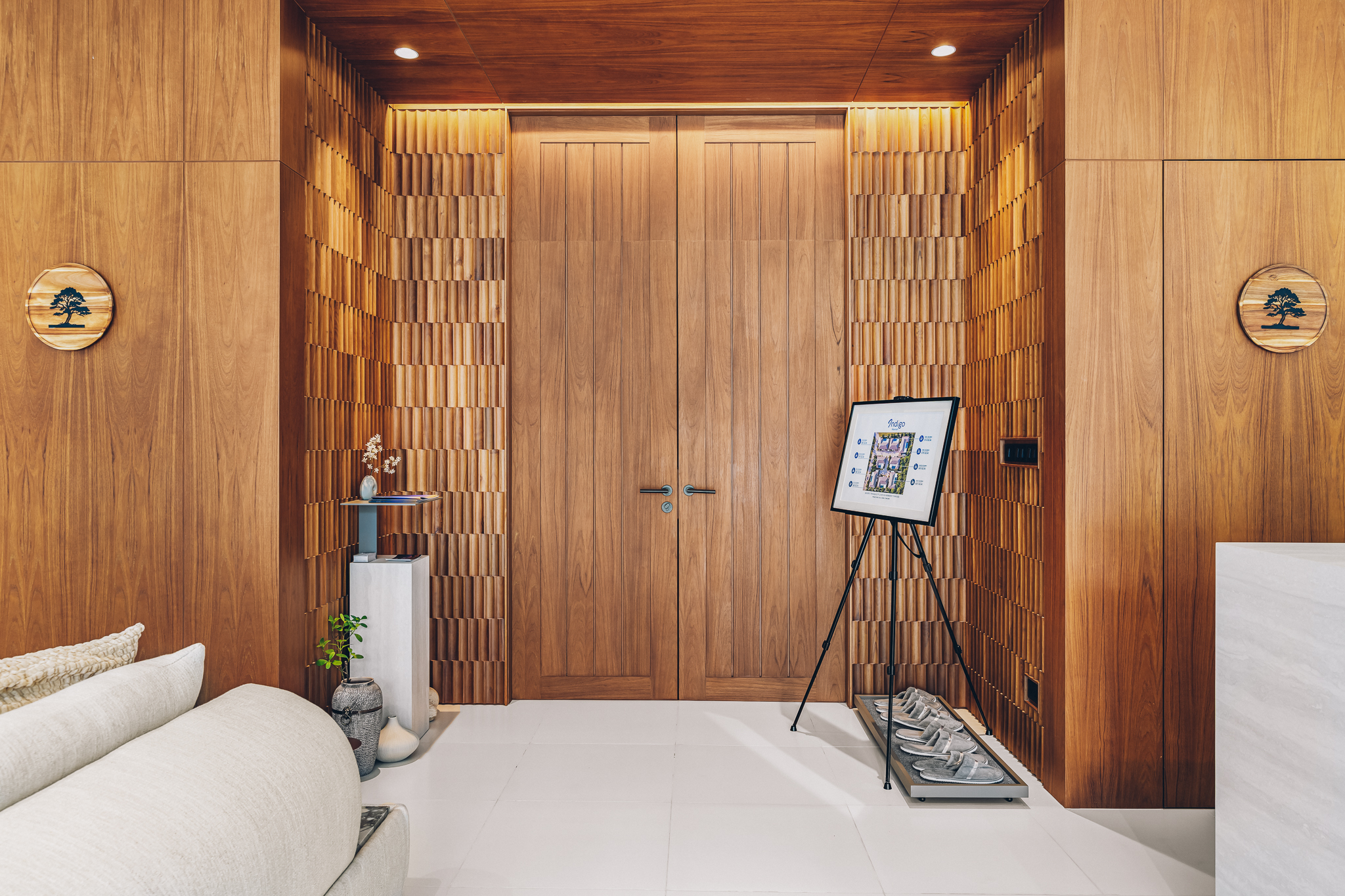 Minimalist Door Lever Detail — Clean geometric hardware detailing across the private bedroom and bathroom thresholds (Photo #38)